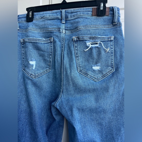 Carly Jean Chrissy Boyfriend Jeans Sz 7 Medium Wash Distressed Cuffed relaxed - Picture 11 of 13